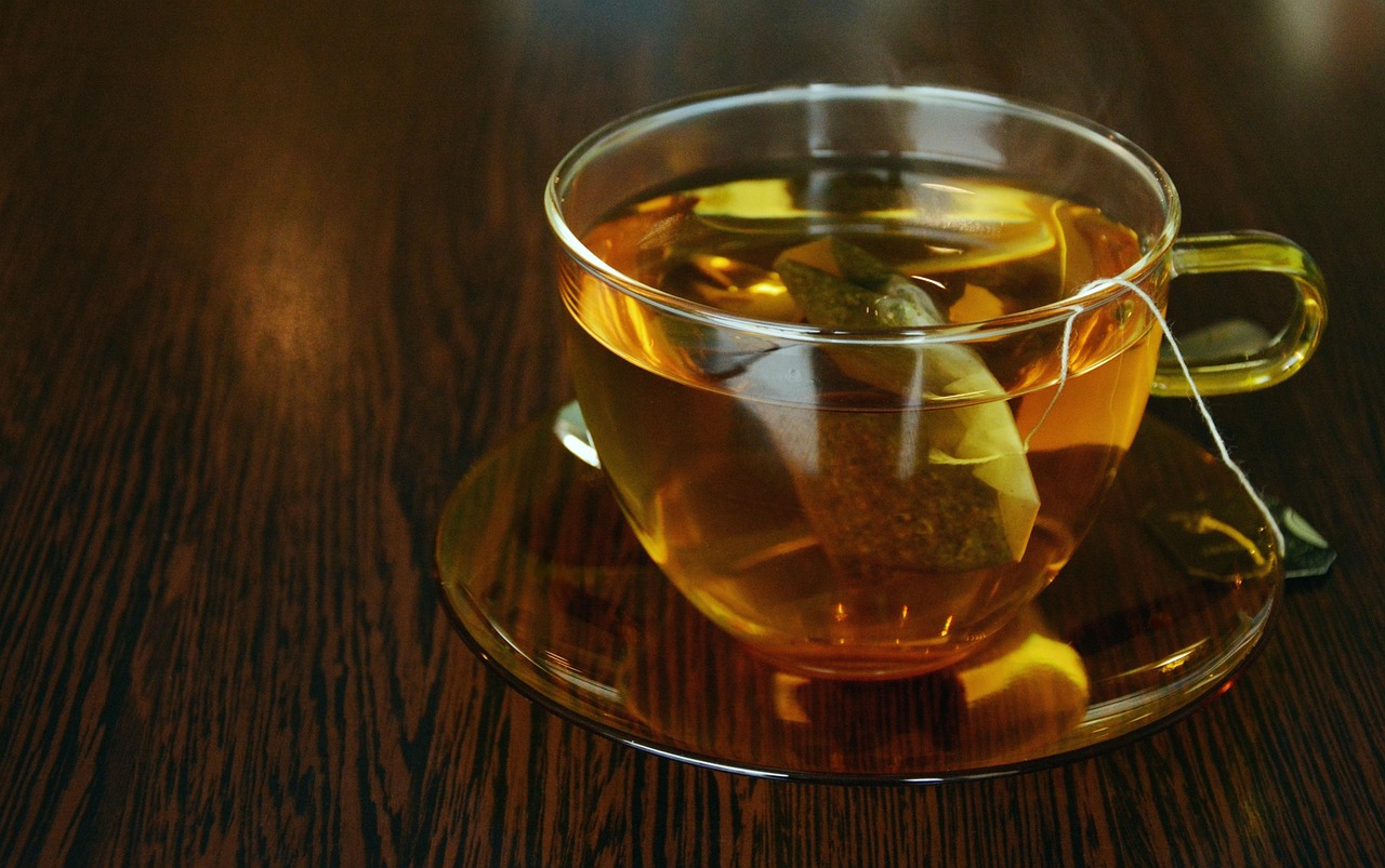 朝飲むダイエットに効果的な飲み物は30代におすすめ？