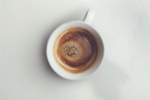 30代男性がカフェインサプリと飲料を併用する際の注意点は？